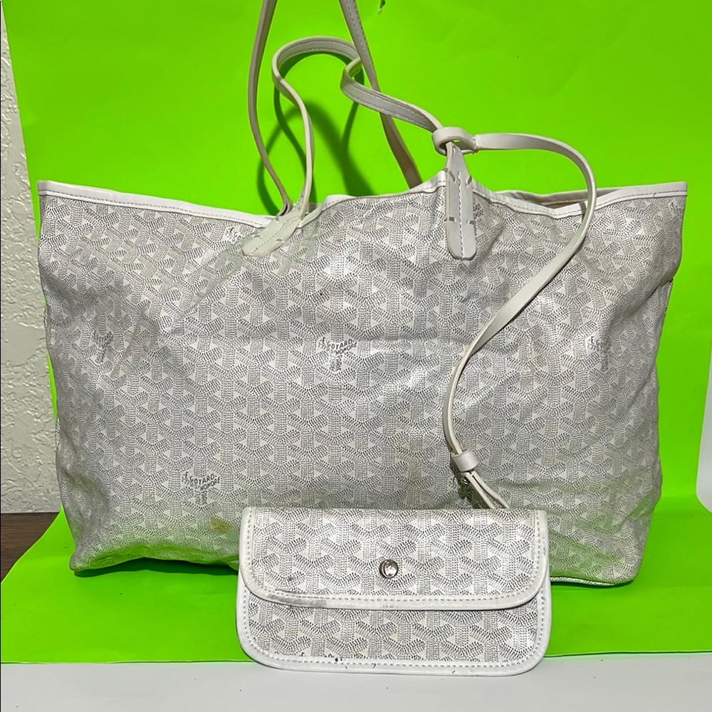 White-Style Tote Bag with Matching Wallet - White